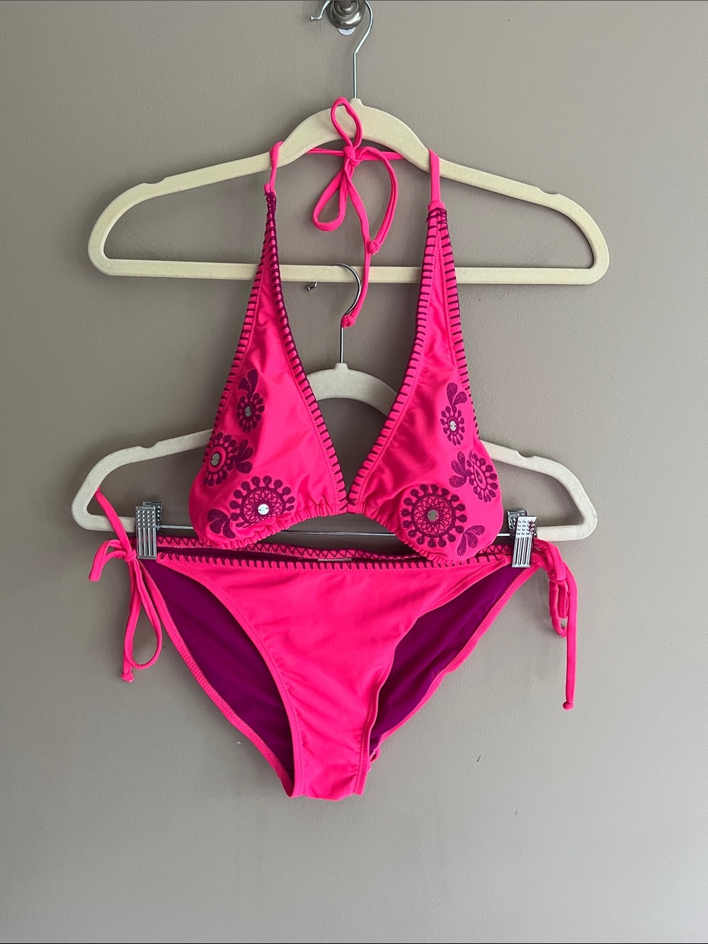 Xhilaration halter embroidered/mirrored detail hot pink/purple bikini sz medium